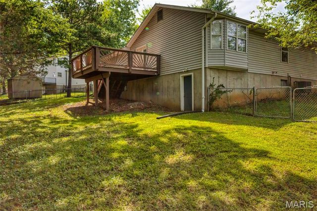 6131 Barrington Oaks Drive, Cedar Hill, MO 63016