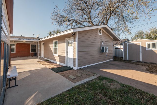 2165 S Willis Street, Abilene, TX 79605