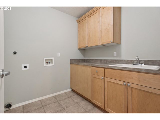 14571 Nw WERNER Ln, Portland, OR 97229