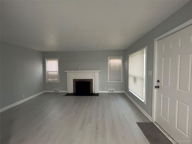 3693 Somerset Avenue, Detroit, MI 48224