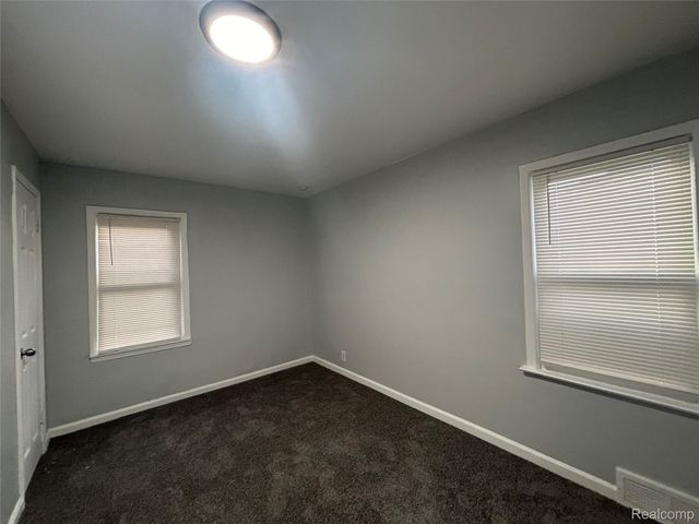 3693 Somerset Avenue, Detroit, MI 48224