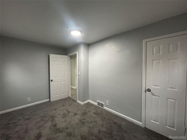 3693 Somerset Avenue, Detroit, MI 48224