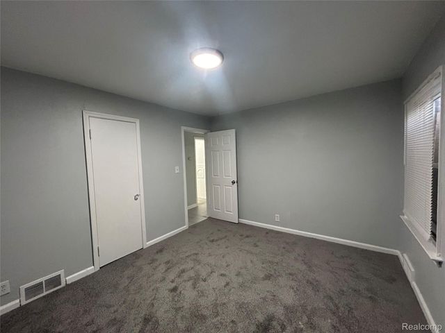 3693 Somerset Avenue, Detroit, MI 48224