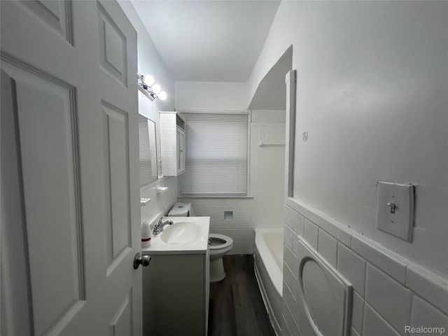 3693 Somerset Avenue, Detroit, MI 48224