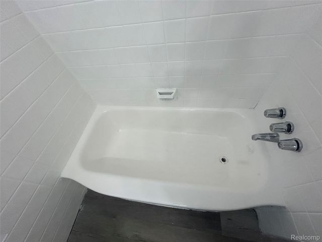 3693 Somerset Avenue, Detroit, MI 48224