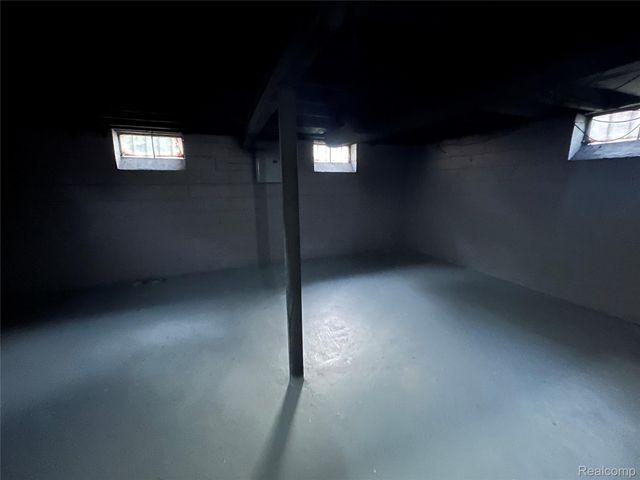 3693 Somerset Avenue, Detroit, MI 48224