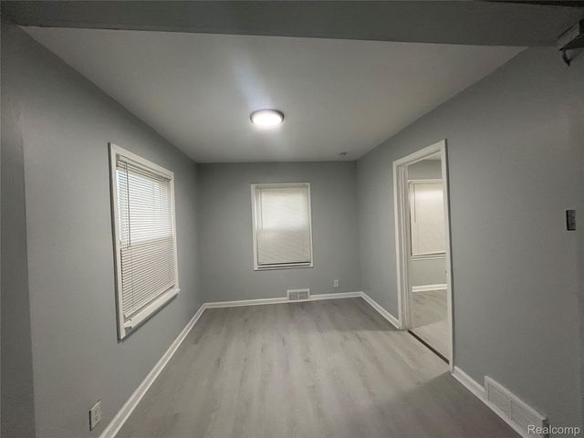 3693 Somerset Avenue, Detroit, MI 48224