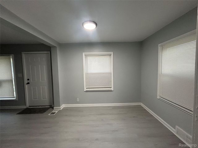 3693 Somerset Avenue, Detroit, MI 48224