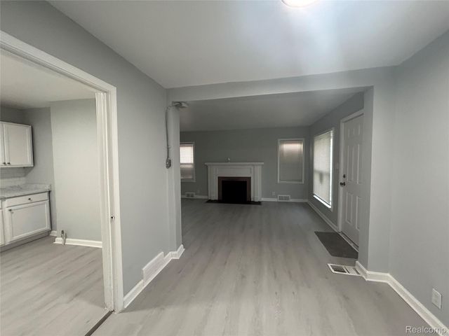 3693 Somerset Avenue, Detroit, MI 48224