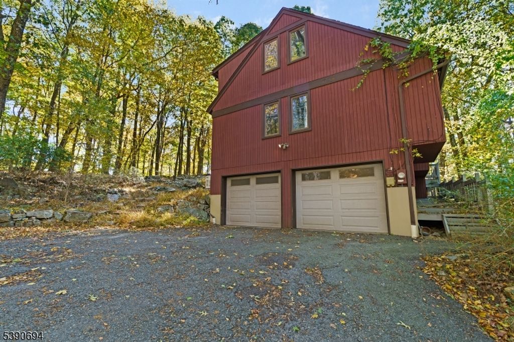 117 Upper Sunset Dr, Washington Twp., NJ 07853