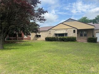 2704 Oklahoma Street, Muskogee, OK 74401