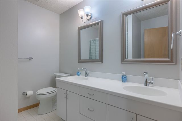 6584 Stillcrest Way, Butler Twp, OH 45414