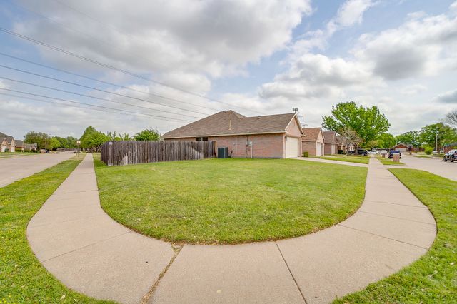 1201 Eastwick Drive, Arlington, TX 76002