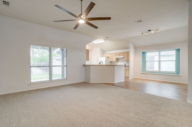 1201 Eastwick Drive, Arlington, TX 76002