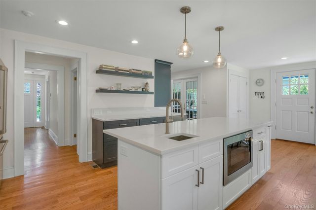 305 S Barry Avenue, Mamaroneck, NY 10543