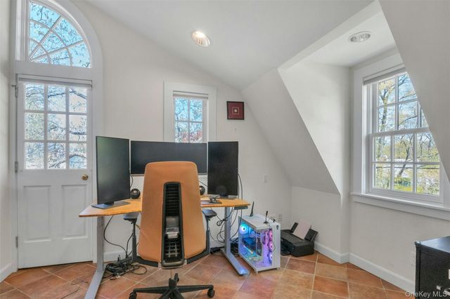 305 S Barry Avenue, Mamaroneck, NY 10543