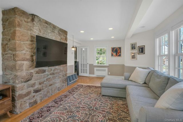 305 S Barry Avenue, Mamaroneck, NY 10543