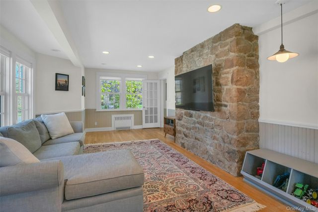305 S Barry Avenue, Mamaroneck, NY 10543