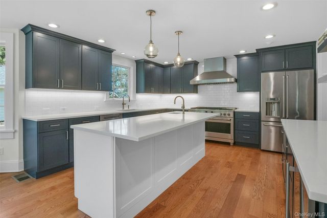 305 S Barry Avenue, Mamaroneck, NY 10543