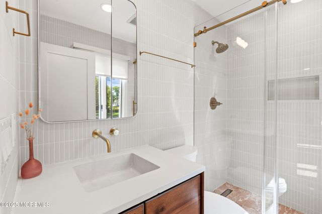 1 Wilson Avenue, Oakhurst, NJ 07755