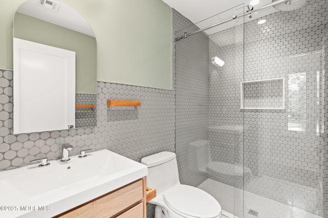 1 Wilson Avenue, Oakhurst, NJ 07755