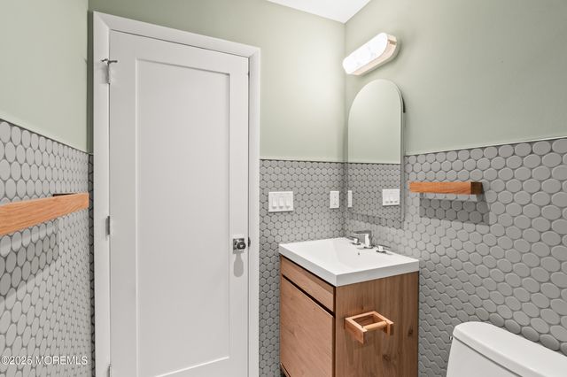 1 Wilson Avenue, Oakhurst, NJ 07755