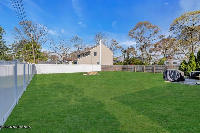 1 Wilson Avenue, Oakhurst, NJ 07755