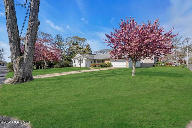 1 Wilson Avenue, Oakhurst, NJ 07755