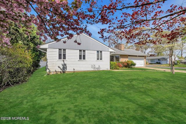 1 Wilson Avenue, Oakhurst, NJ 07755