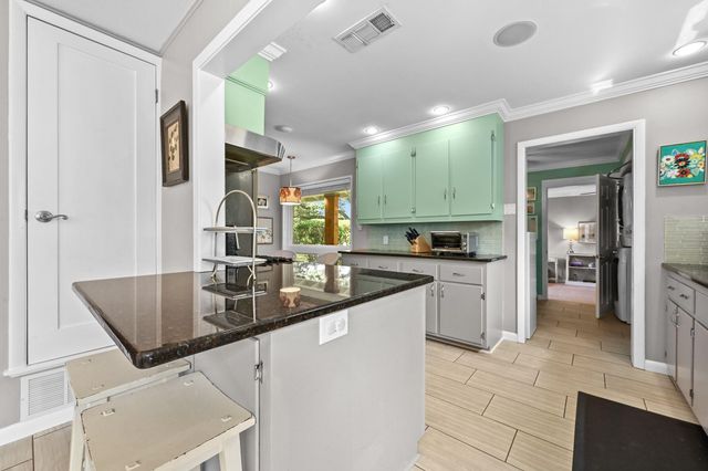 5600 Oak BLVD S, Austin, TX 78735