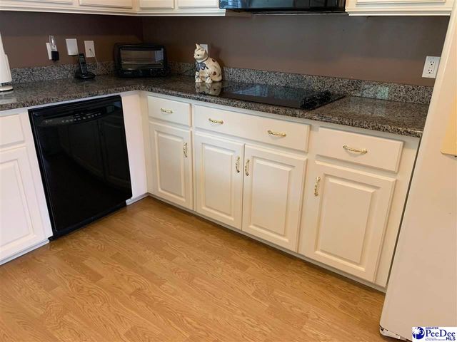 928 Charlestowne Blvd, Florence, SC 29505