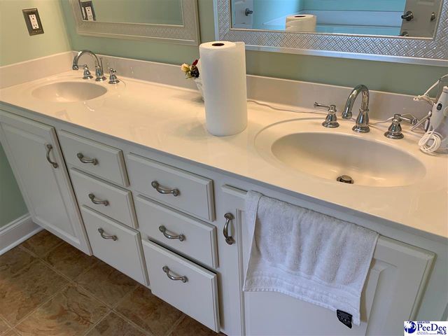 928 Charlestowne Blvd, Florence, SC 29505