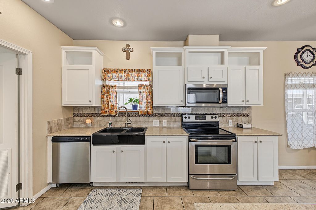 2000 S APACHE Road 3, Buckeye, AZ 85326 — photo 2