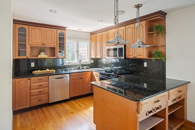 68 Sydney St, Somerville, MA 02145
