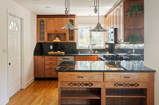 68 Sydney St, Somerville, MA 02145