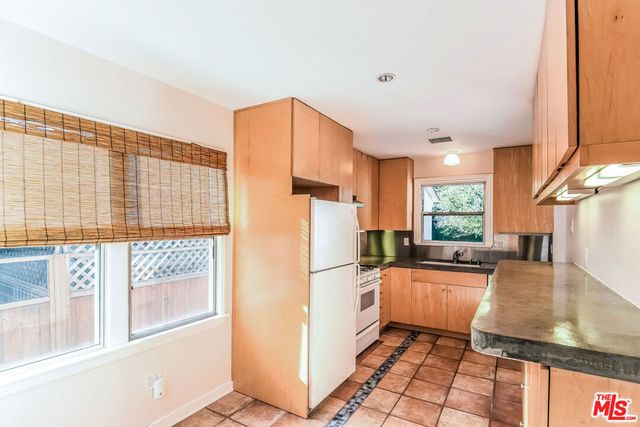 801 Brooks Avenue, Venice, CA 90291