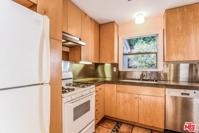 801 Brooks Avenue, Venice, CA 90291