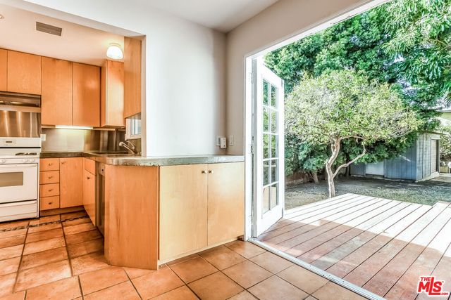 801 Brooks Avenue, Venice, CA 90291