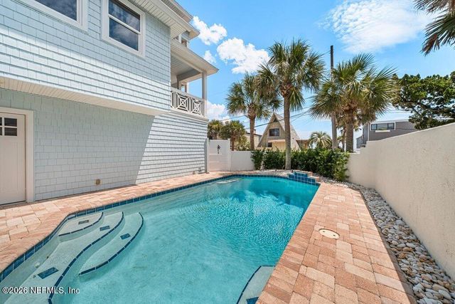 1960 BEACH Avenue, Atlantic Beach, FL 32233