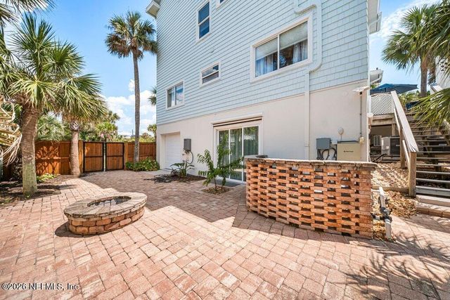 1960 BEACH Avenue, Atlantic Beach, FL 32233