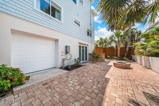 1960 BEACH Avenue, Atlantic Beach, FL 32233