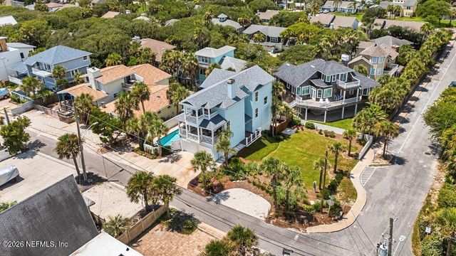 1960 BEACH Avenue, Atlantic Beach, FL 32233