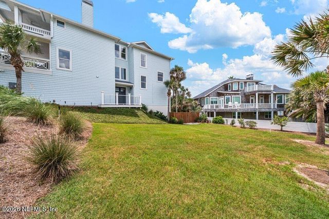1960 BEACH Avenue, Atlantic Beach, FL 32233
