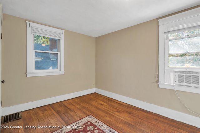1212 E Kalamazoo Street, Lansing, MI 48912