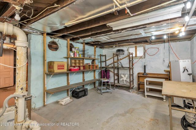 1212 E Kalamazoo Street, Lansing, MI 48912
