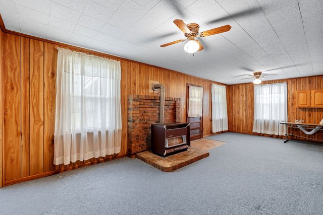 135 Main St, Mc Ewen, TN 37101