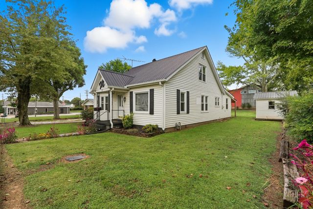 135 Main St, Mc Ewen, TN 37101