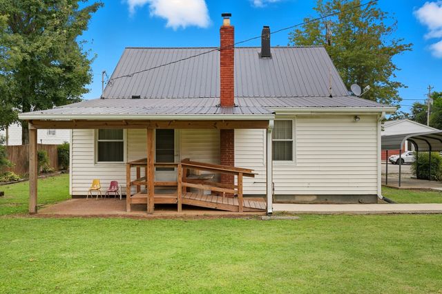 135 Main St, Mc Ewen, TN 37101