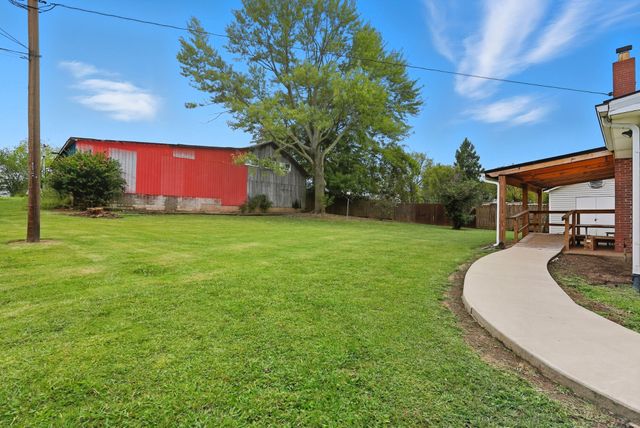 135 Main St, Mc Ewen, TN 37101