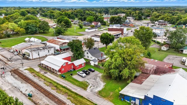 135 Main St, Mc Ewen, TN 37101